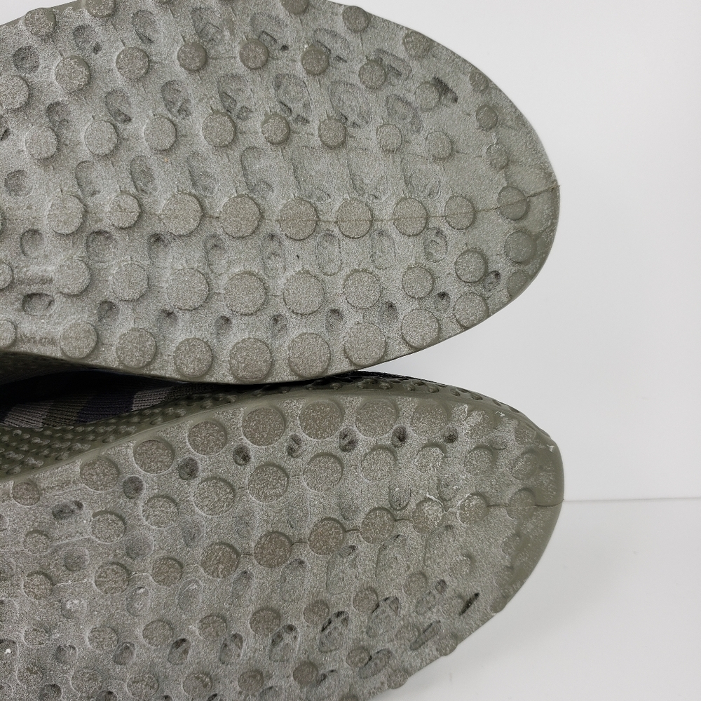 Blondo Sarah Thick Waterproof Camo Material Pull On Stretch Ankle Sneakers sz 9M - Picture 9 of 9